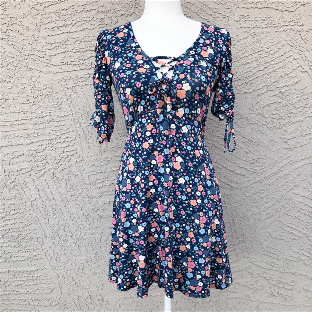 Top shop NWOT Floral Lace Up Skater Dress 36 4